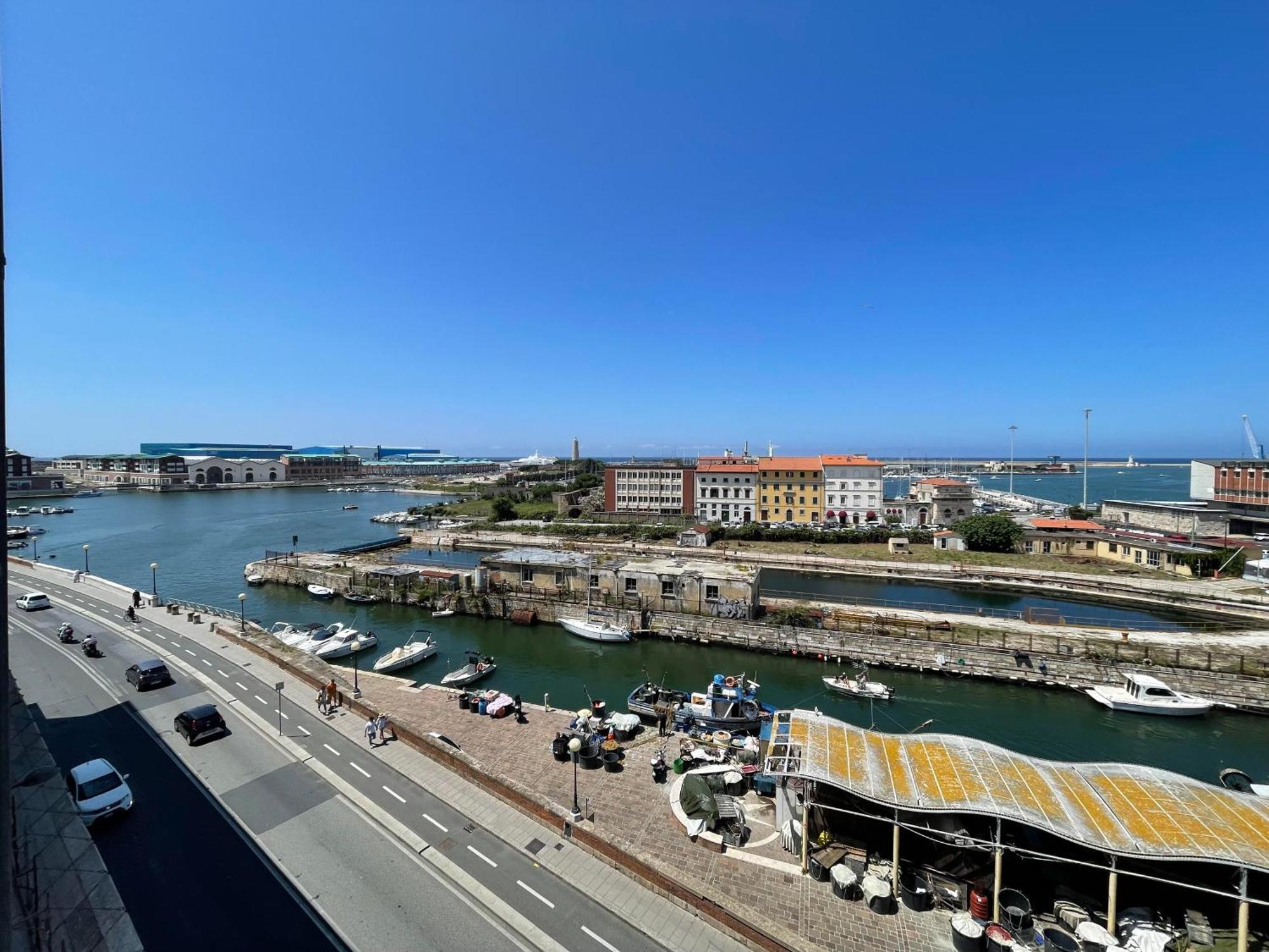 Japandi, Appartamento Zona Porto Mediceo Livorno Exterior foto